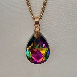 Vibrant Crystal Teardrop Pendant Necklace